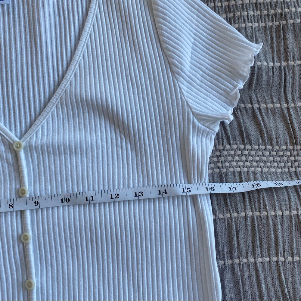 Old Navy Ribbed Button-Down Lettuce-Edge Top Calla Lilies White Small T shirt - Picture 8 of 11